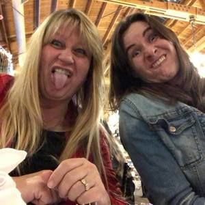 Meet your Posher, Elizabeth